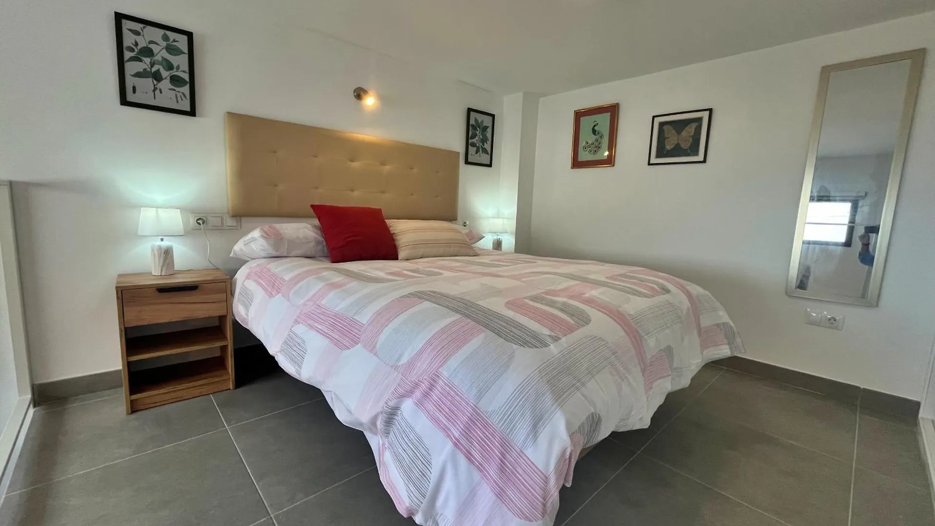 Villa Nora Málaga 0*,  İspanya